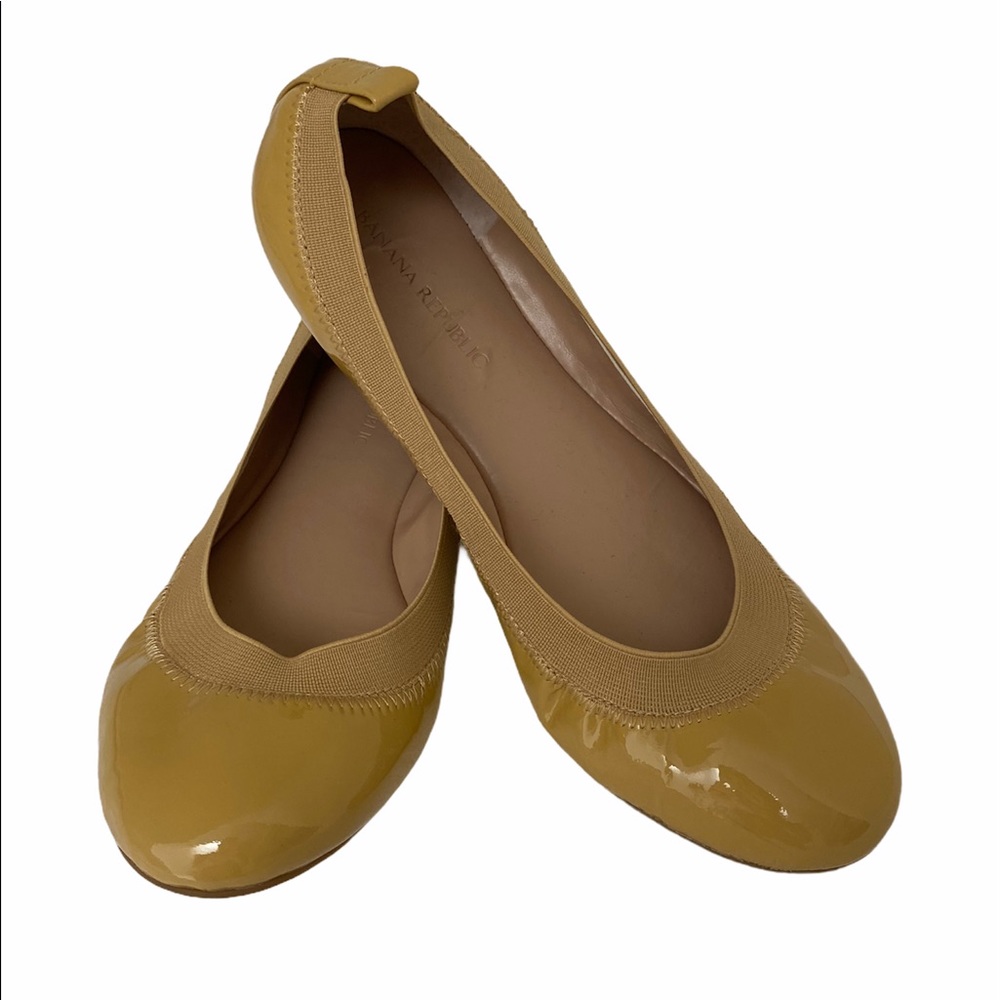 Banana Republic Abby Flats in Honey